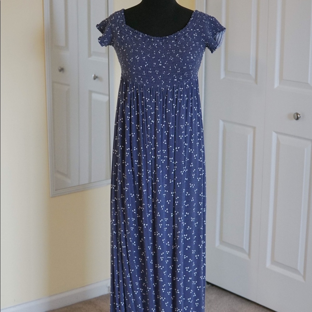 Maternity maxi dress
